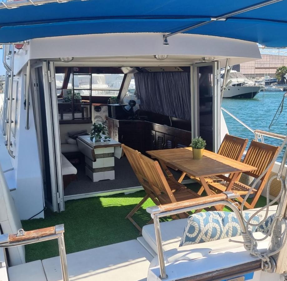 Beautiful And Comfy Boat In Barcelona With Boat Tour Option Hotel Eksteriør billede