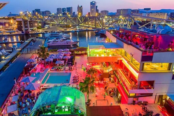 Beautiful And Comfy Boat In Barcelona With Boat Tour Option Hotel Eksteriør billede