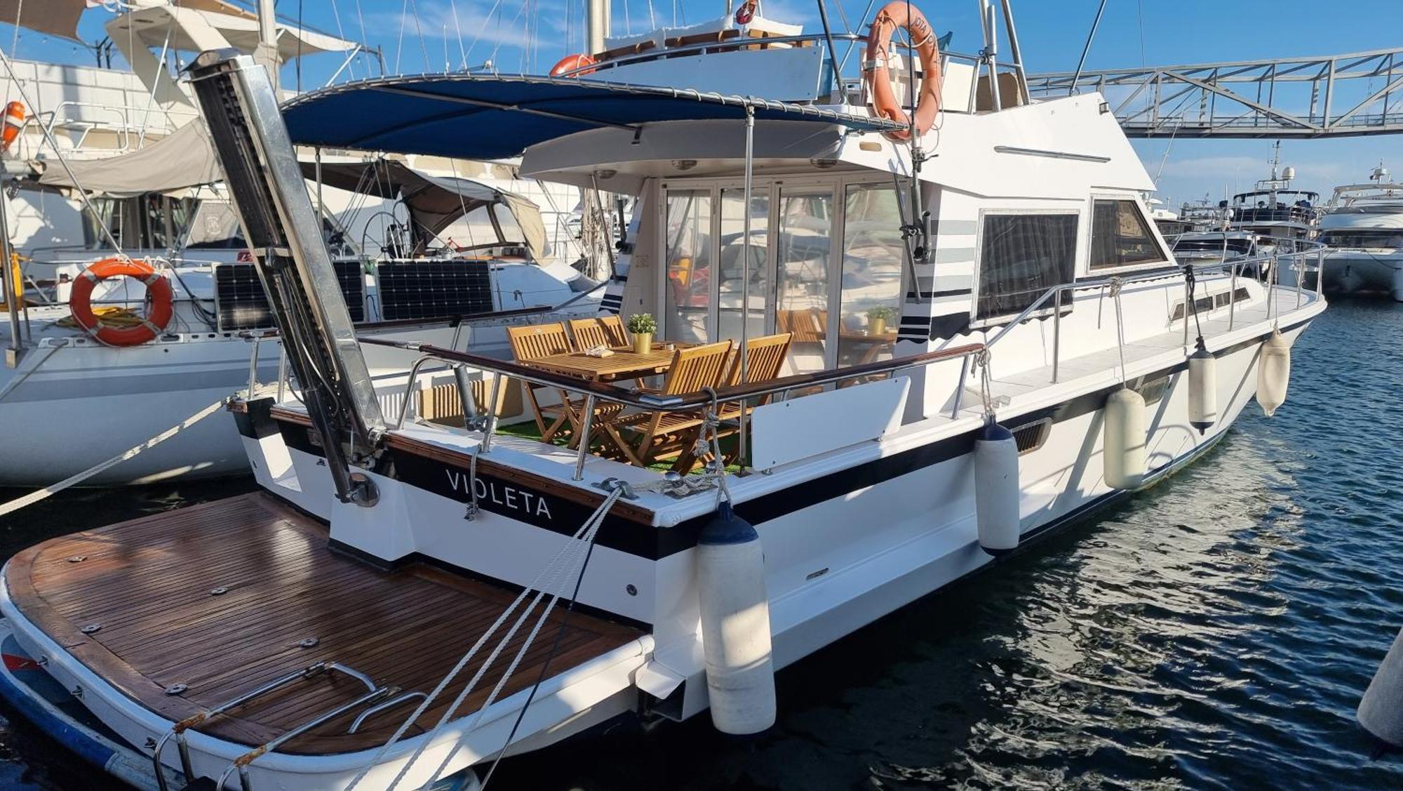 Beautiful And Comfy Boat In Barcelona With Boat Tour Option Hotel Eksteriør billede