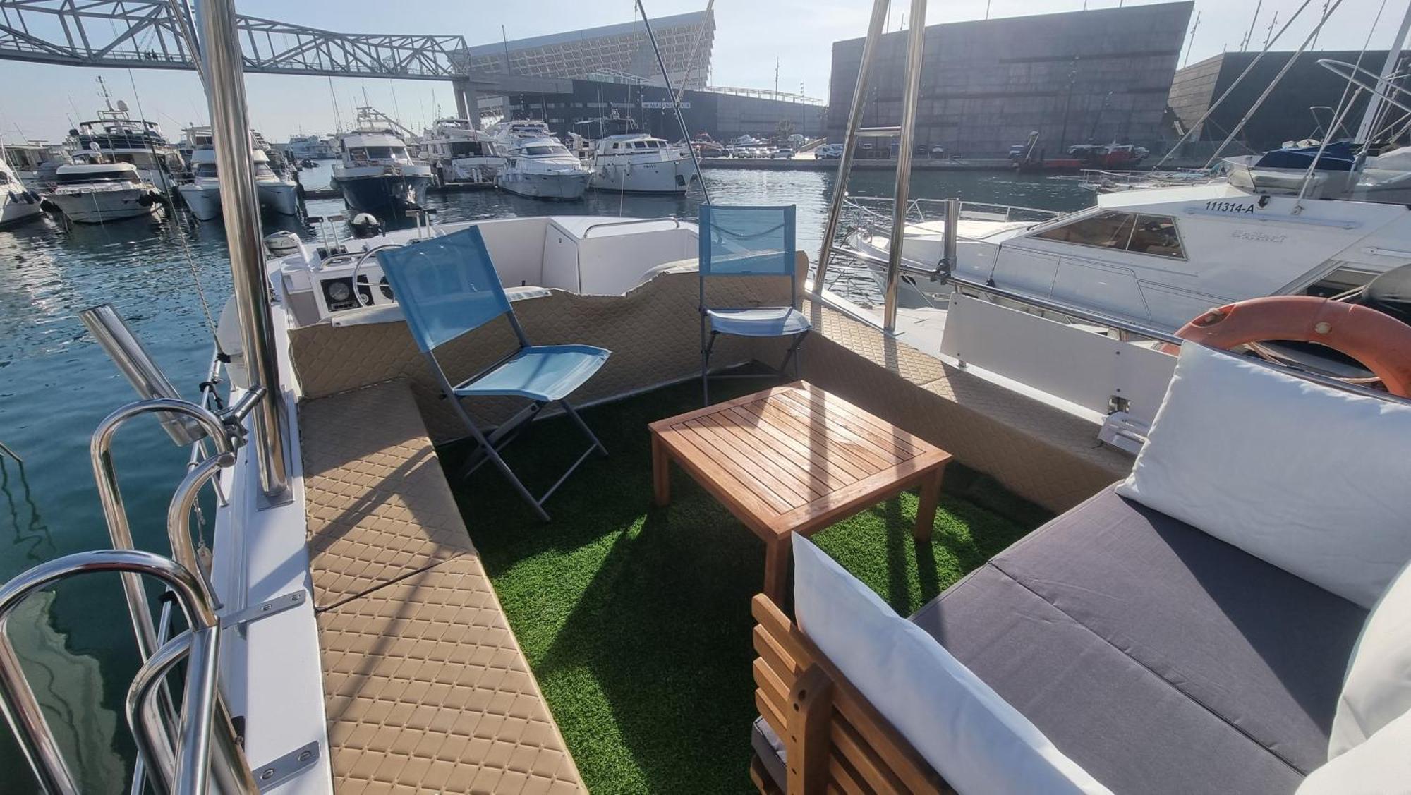 Beautiful And Comfy Boat In Barcelona With Boat Tour Option Hotel Eksteriør billede