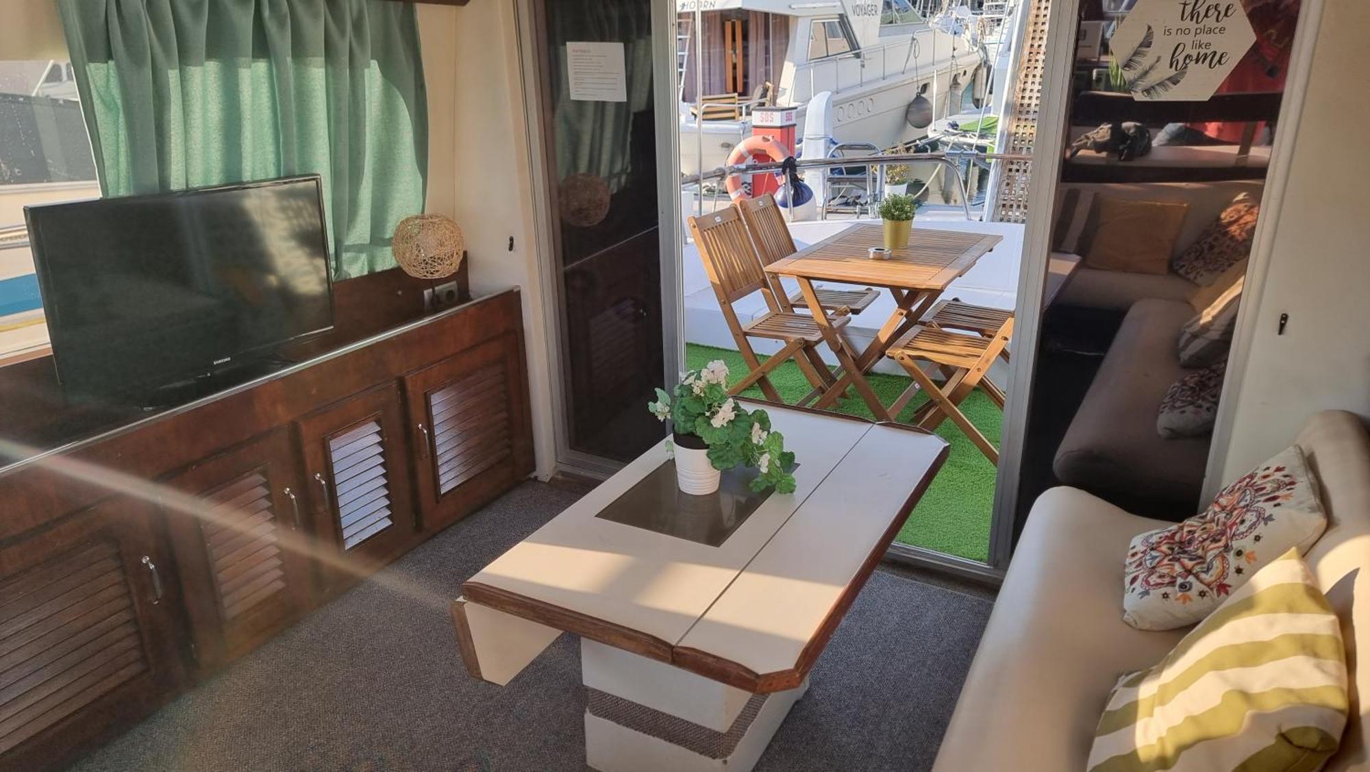 Beautiful And Comfy Boat In Barcelona With Boat Tour Option Hotel Eksteriør billede