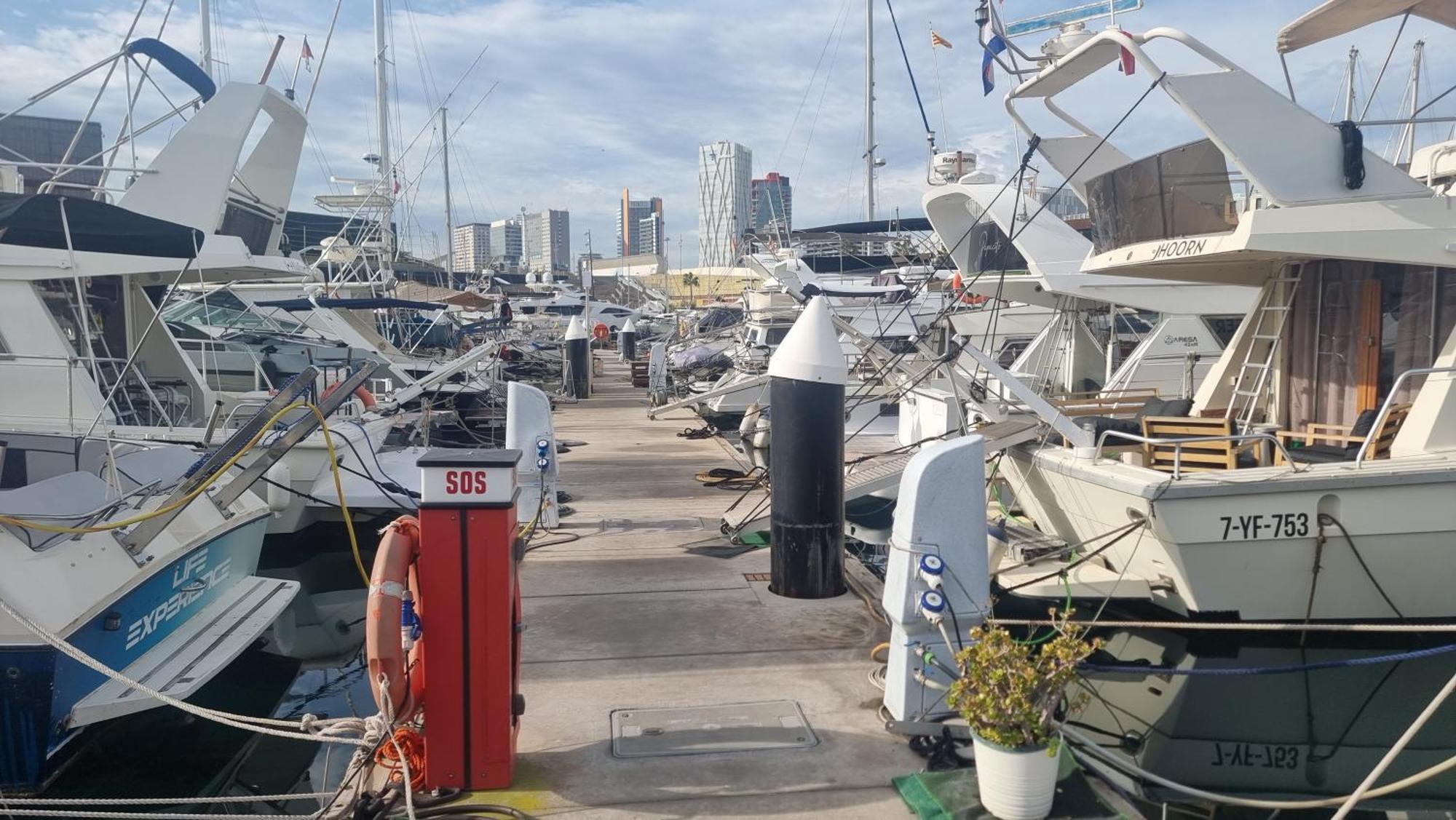 Beautiful And Comfy Boat In Barcelona With Boat Tour Option Hotel Eksteriør billede